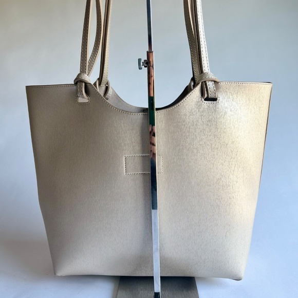 Neiman Marcus Beige Perle Leather Large Shoulder Bag - Picture 8 of 16